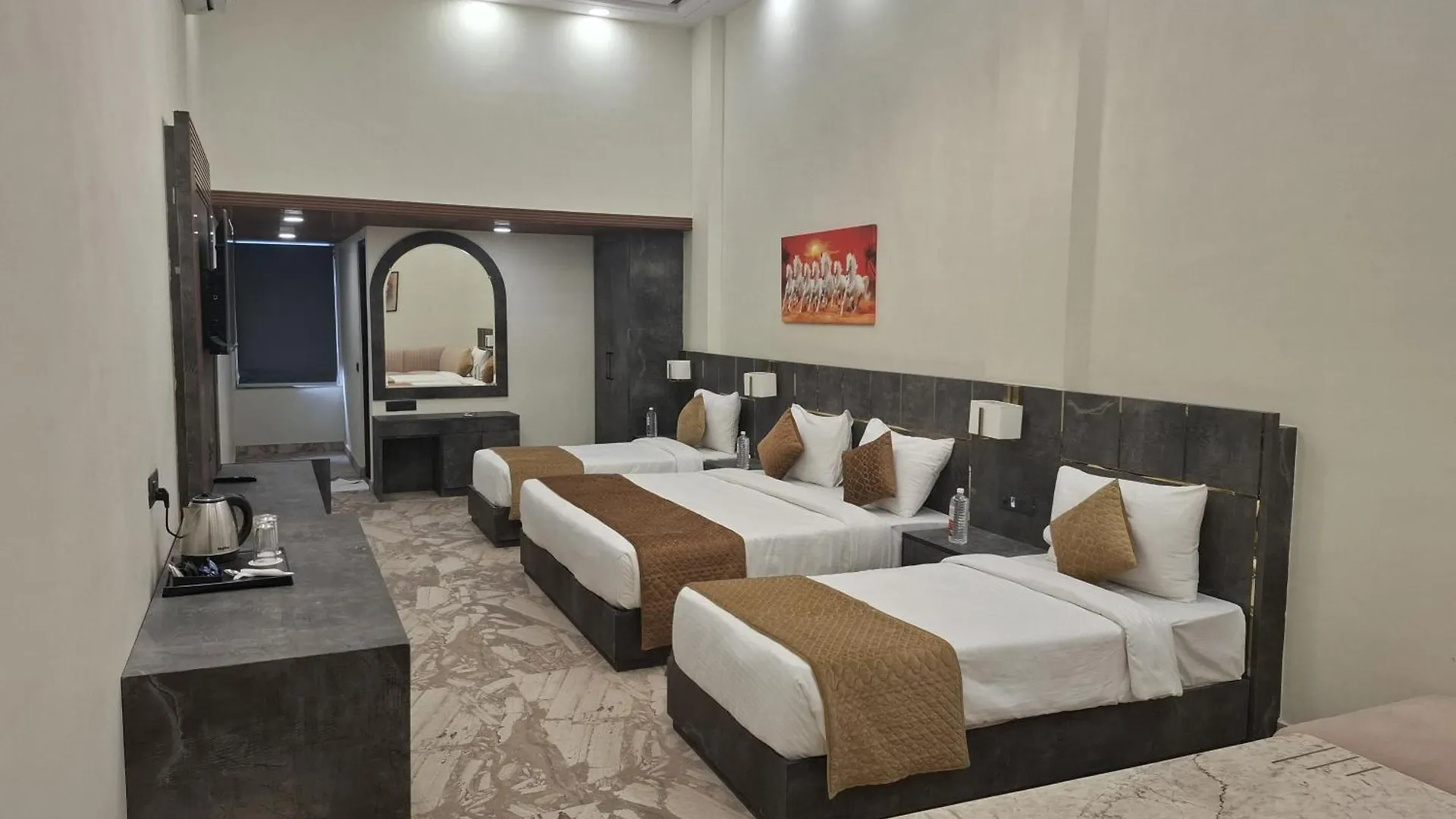 Shrigo Hotel Banaras Varanasi 4*,  Índia