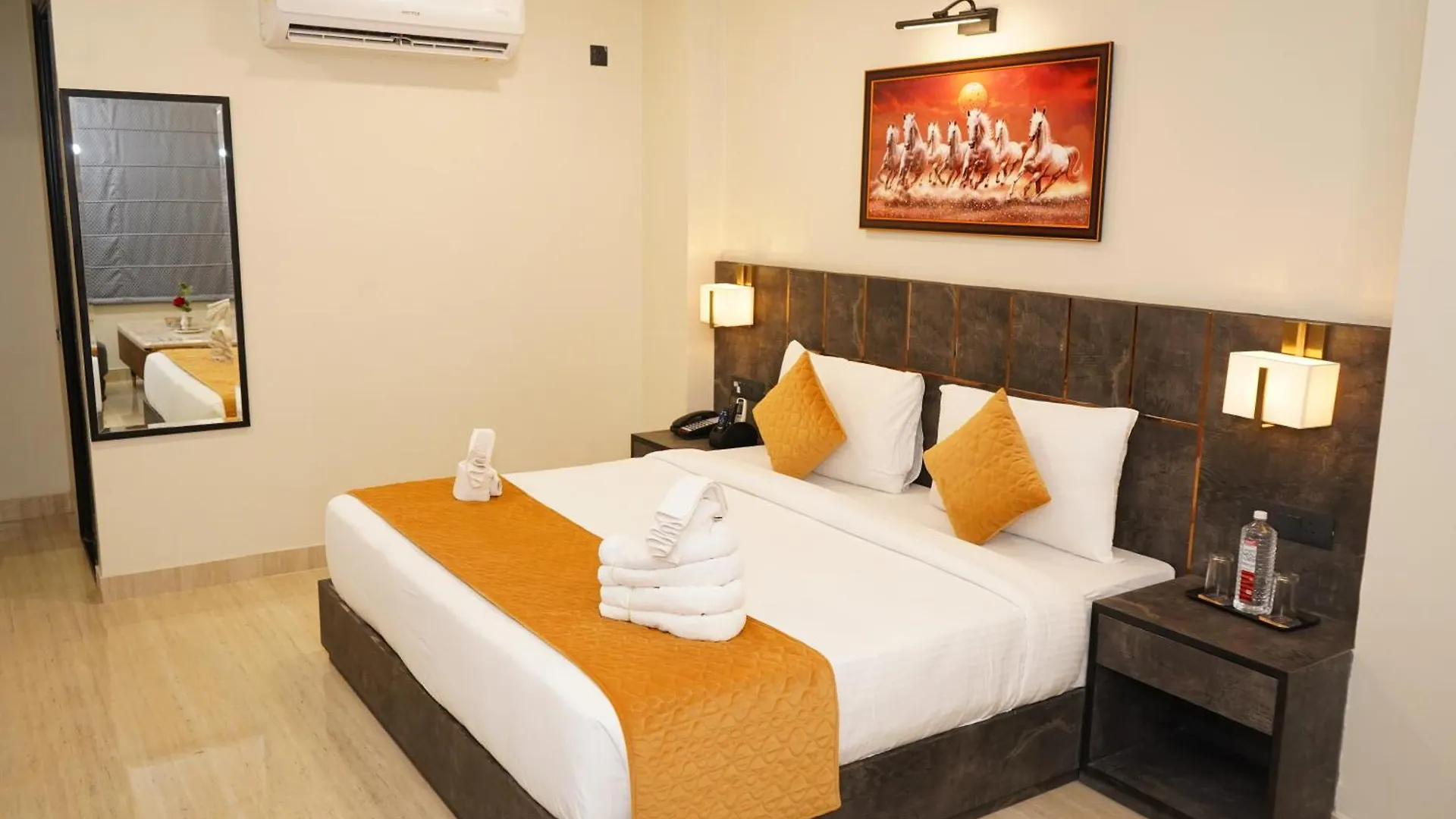 Shrigo Hotel Banaras Varanasi 4*,
